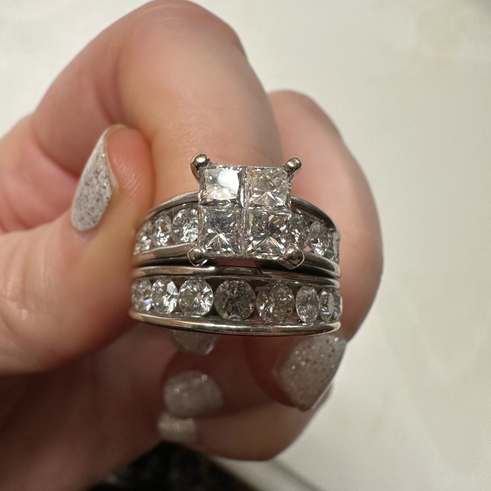 Diamond Engagement Ring 2-1/2 ct tw
Princess/Round Wedding Band 1-1/2 ct tw